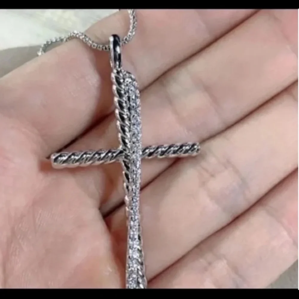 COPY - Beautiful D. Y. Cross Necklace with diamonds - Picture 1 of 3